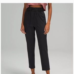 Lululemon on the fly pants